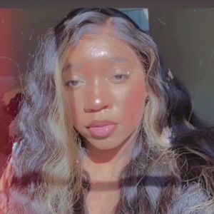 Meet your Posher, Aja